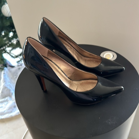 BCBG Black Leather Patent Pumps - Picture 2 of 5
